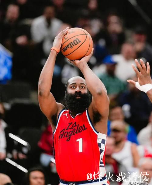 哈登带伤出战首节10分钟,罚球失准仅得1分1板3助1断 哈登带伤出战首节10分钟,罚球失准仅得1分1板3助1断